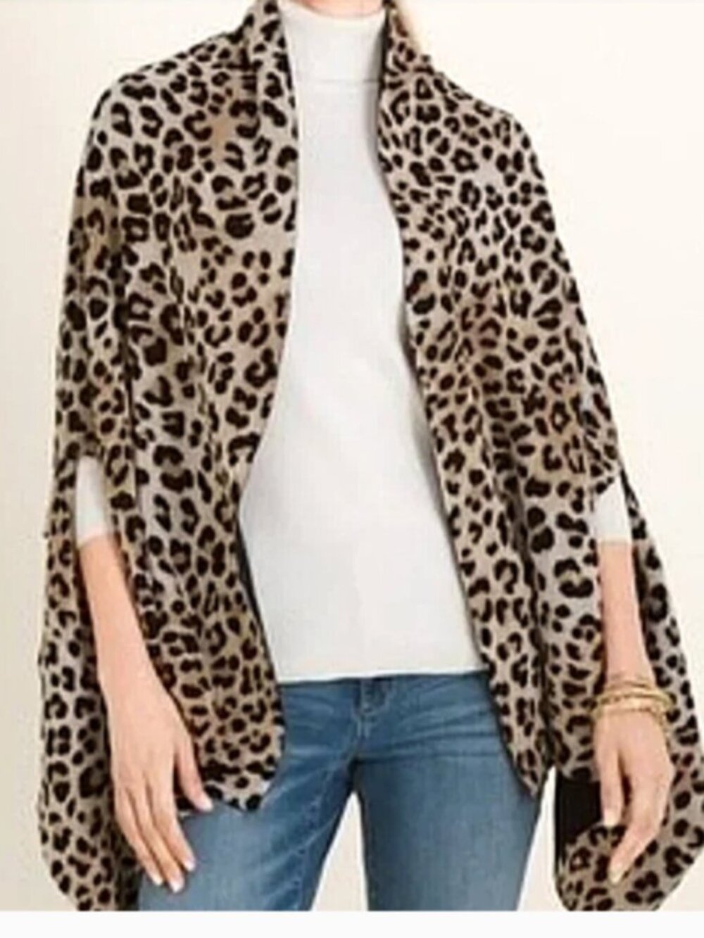 Chico's Animal Reversible Travel Wrap w/pouch size OS